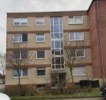 zentral - bezugsfrei - 4 Zimmer EG Wohnung - mit großem Garten Südlage - provisionsfrei