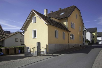 5-Zimmer-Wohnung in schöner Lage von Glattbach mit Einbauküche und Balkon zu verkaufen!
