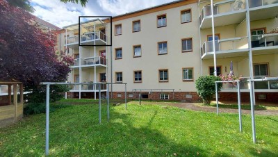 Lichtdurchflutete 3-Zimmer-Wohnung mit Balkon ins Grüne – charmantes Zuhause unterm Dach!