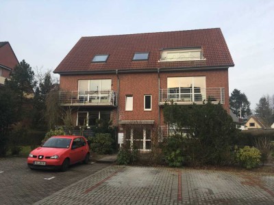 Helle zwei-Zimmer Wohnung, fußläufig vom Heroldcenter