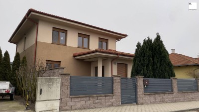 Neuwertiges Einfamilienhaus mit Garten und Terrasse in Deutsch Jahrndorf!