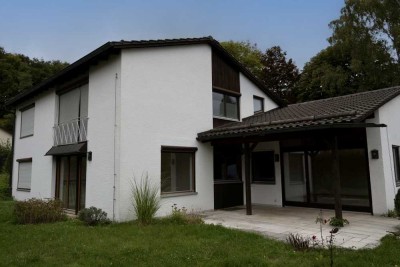 Charmantes Zweifamilienhaus in Tutzing–Traubing in idyllischer Wohnlage mit Süd-/Westausrichtung