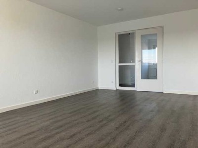 ++ Großzügige 3 Zimmer + saniert + EBK + Vollbad + WC separat + großer Balkon ++