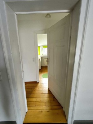 Gemütliche 2-Zimmer-Dachgeschosswohnung in gepflegtem Altbau