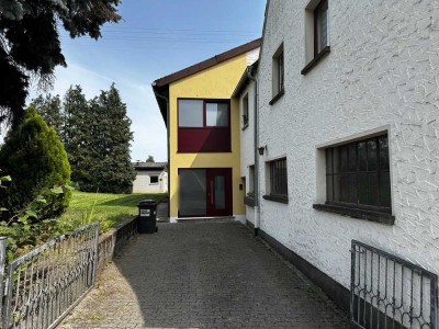 Schöne 2-Zimmer-Wohnung mit Balkon und Blick ins Grüne