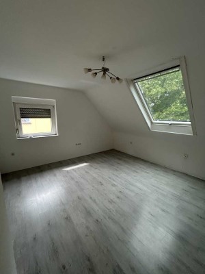 Charmante 4-Zimmer-Dachgeschosswohnung mit Garage & Keller – Wohnen im Herzen von Frankenthal