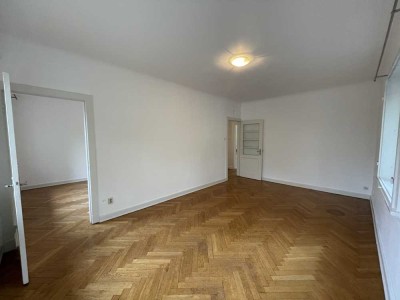 Teilmöblierte Altbauwohnung ab sofort anzumieten!