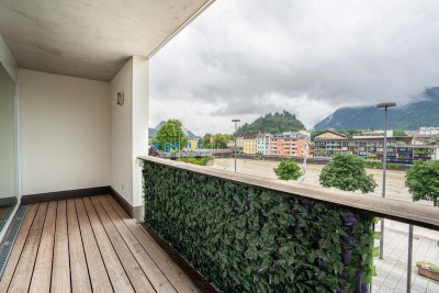 Zentrale 3-Zimmer-Wohnung mit Loggia und Innblick