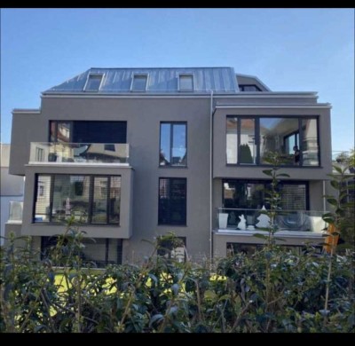 Moderne 3-Zimmer Wohnung (98m²) im 2. OG mit Garage und 2 Balkonen in Ludwigsburg