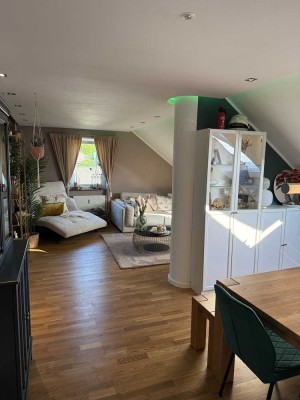 Ansprechende, vollständig renovierte 4,5-Zimmer-Wohnung mit luxuriöser Innenausstattung in Velbert