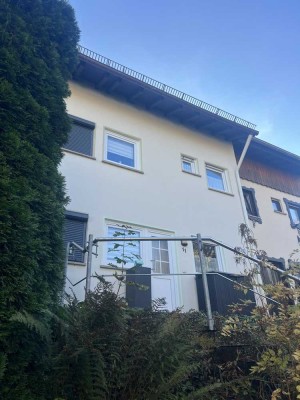 Warum nicht ein Haus? 2020 modernisiertes Ferienhäuschen mit Kamin, 3 Bäder und Garten-Terrasse