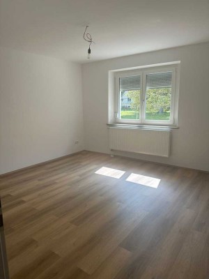 Erstbezug kernsanierte 2,5 Zimmer Wohnung / WG geeignet