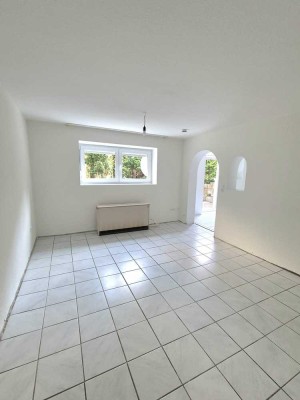 Stilvolle 1-Zimmer-Souterrain-Wohnung mit Balkon in Esslingen am Neckar
