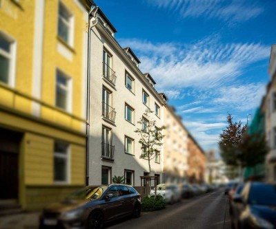 4,5 % Rendite in Rath! Helle 3-Zimmer-Dachgeschosswohnung in Düsseldorf