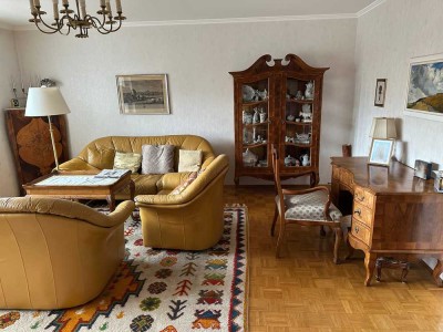 Traumhafte 3-Zimmer Wohnung mit Balkon und Stellplatz 60437 Frankfurt Nieder-Eschbach Feldrandlage