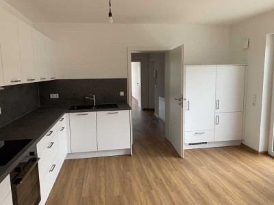 Moderne 4,5-Zimmer-Wohnung mit 112 m² im Erdgeschoss – kernsaniert & mit Außenbereich