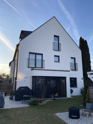 Neues Stadthaus mit wunderschönem Garten, Stellplatz (inkl. Wallbox) und toller Nachbarschaft