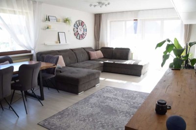 Helle Wohnung in sehr gepflegter Wohnanlage mit Balkon, Einbauküche und Tiefgarage in Augsburg