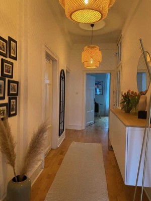3 Zimmer - Altbautraum mit Designerbad – 1 Minute zum Main, Balkon & Top-Lage