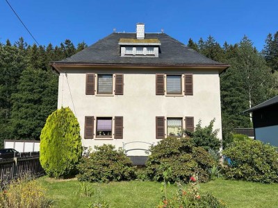 Renovierungsbedürftiges, VERMIETETE Mehrfamilienhaus mit 2 Wohnungen, ausbaufähigem DG zu verkauf
