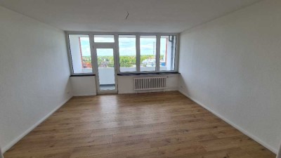 Sanierte 1 Zimmerwohnung im 12. OG, verkehrsgünstig gelegen