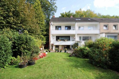 Gepflegtes Reihenendhaus mit großem Garten, 2 Balkonen und Garage in Ellenerbrok-Schewemoor