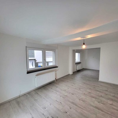 Helle neu renovierte 2,5-Zimmer Wohnung in Hohenstein