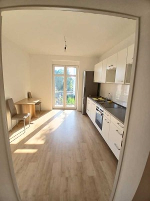 2-Zimmer-Wohnung mit Balkon und Einbauküche zu vermieten.