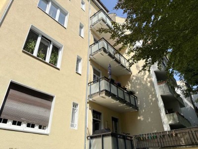 STILVOLLE ALTBAUWOHNUNG MITTEN IM DORTMUNDER KREUZVIERTEL