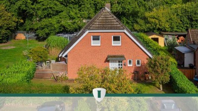 Sehr gepflegtes und saniertes Einfamilienhaus mit Garten und drei Stellplätzen in Ratekau