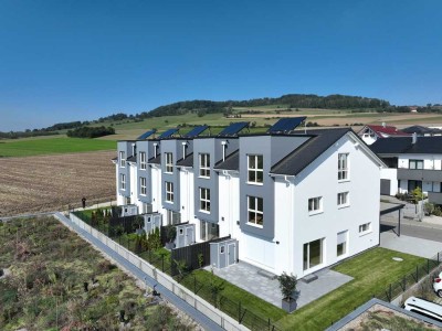 Neubau - Reiheneckhaus in attraktivem Neubaugebiet - inkl. Solaranlage, Einbauküche, Carport uvm.