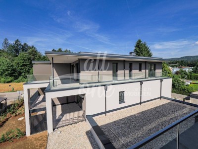 Ruhiges Neubau-Mini-Penthouse mit Blick ins Zentrum von Velden