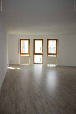 MIT BALKON UND FRISCH RENOVIERT!