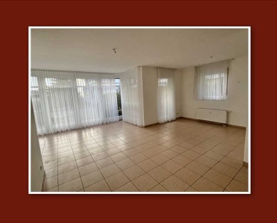 Attraktive Wohnung im Erdgeschoss mit Terrasse &Tageslichtbad in kleiner Wohneinheit-ab sofort frei!