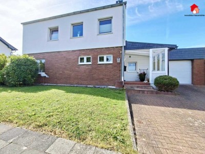 Einfamilienhaus mit großem Garten & 2 Garagen in Toplage von Flamersheim, auf Erbpachtgrundstück