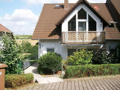 Helle 3 Zi.-Whg. im DG mit Balkon in Hünfelden-Dauborn, Nähe Bad Camberg A3, ICE-Bahnhof Limburg