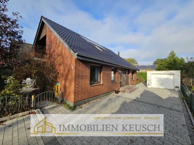 DHH in Uesen mit viel Platz, zentrale und ruhige Lage, tolles Grundstück, Garage und Schwimmbad