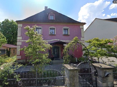 Villa mit Potenzial auf großem Grundstück