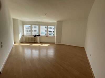 Hausmeisterwohnung - Schöne 2 Zimmer Wohnung in Stadtmitte