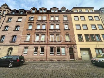 Reserviert! Teilausgebautes Dachgeschoss mit Loggia in zentraler Lage