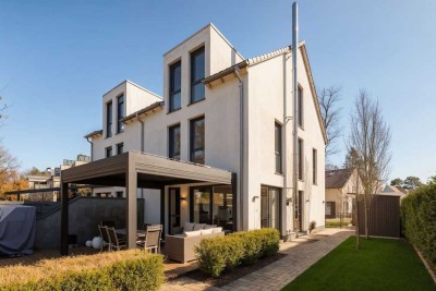 Exklusive Doppelhaushälfte in Kleinmachnow - mit Kamin, großem Garten & Garage