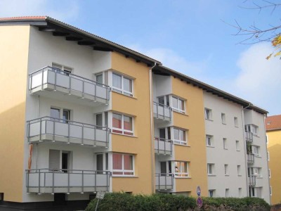 Renovierte 3 - Zimmer Wohnung mit Balkon in ruhiger Stadtlage