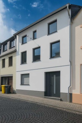 Handwerker aufgepasst! Vielseitiges Mehrfamilienhaus mit Entwicklungschancen