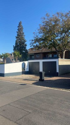 Erstbezug Kernsan. 4,5 Zimmer-Wohnung gehobener Innenausstattung mit Balkon, EBK, Stellplatz u. Grg,