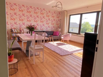 Lichtdurchflutetes Zweifamilienhaus mit Panoramablick