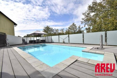 BADESAISON STEHT VOR DER TÜRE - GENIESSEN IM EIGENEN POOL! TOLLES HAUS!