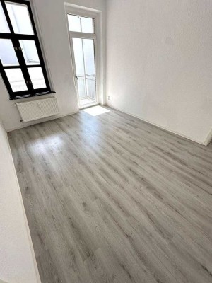 Perfekt für die Familie * ganz neue Einbauküche * Tageslichtbad mit Wanne