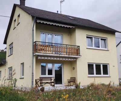 Helle 2-Zimmer Wohnung in Kesten mit 90 m²