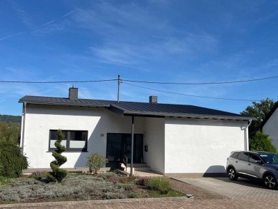 BILSDORF : 2019 renovierter BUNGALOW mit 1350 m² TRAUMGARTEN !