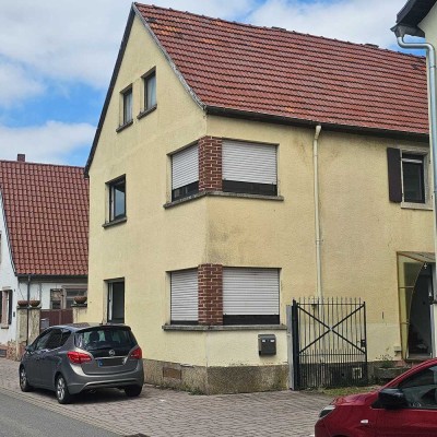 Zentral gelegenes Einfamilienhaus mit Scheune und Gartengrundstück